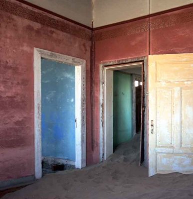 Kolmanskop Ghost Town