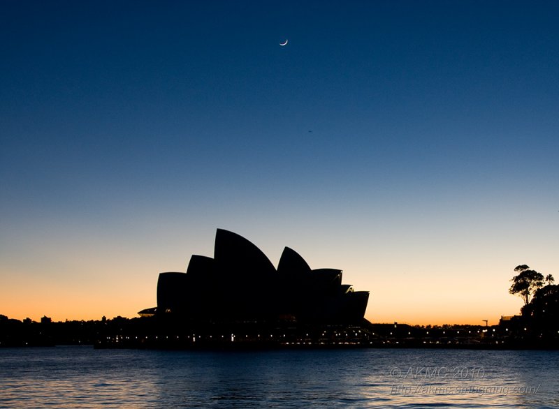 20100512_8473 Sydney Opera House Silhouette With Crescent Moon (Wed 12 May)