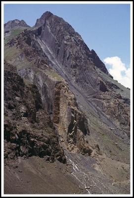 Vertical bedding of sediments near mid-point of the Cajon del Maipo.