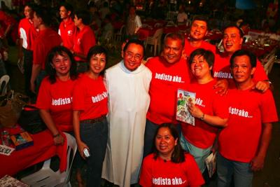 Mga taga alabang with Fr. Pio