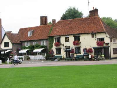 We lucked out and found some nice weather in Finchingfield and had a very good Ploughmans at the Fox on the green.