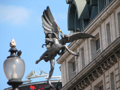 Street light topper