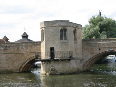 Bridge chapel