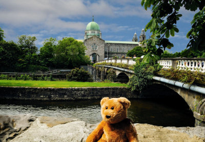 A rest by the Salmon Weir Bridge 