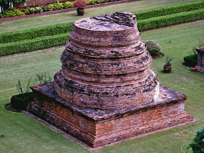 40092622.m_stupa_chaimongkhon.jpg