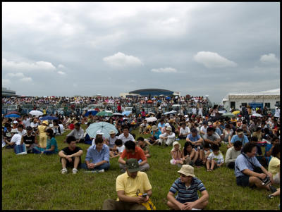 P2266434 ppl at airshow.jpg