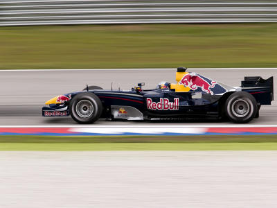 P3176893 Redbull 100s.jpg