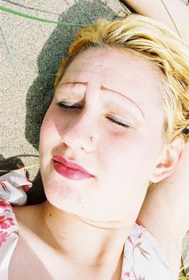 g3/03/552303/3/53805940.SleepingElana.jpg