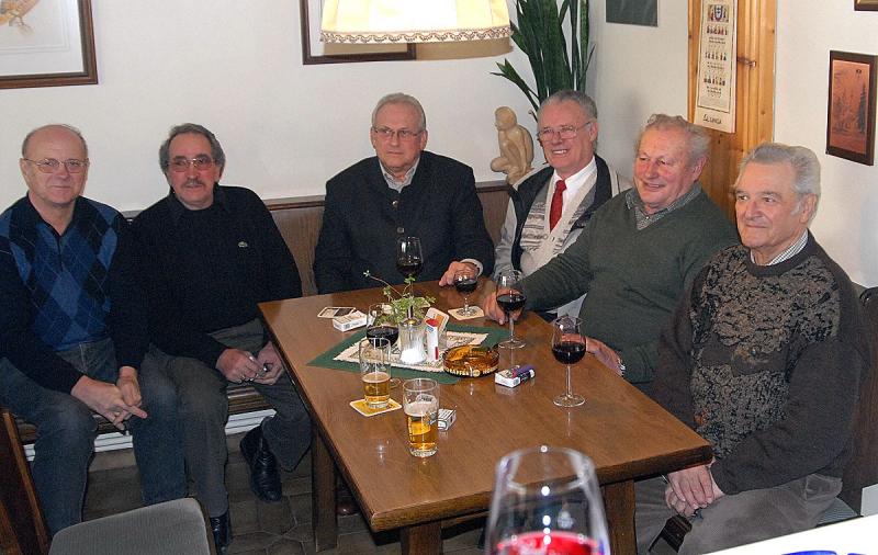 Bienenzchter gratulieren Franz Bernhard zum 70er