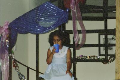 g3/03/626103/3/54833327.Zoyainaquietmoment.jpg