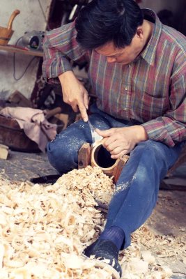 Wood carver - Zhouzhuang, Jiangsu province