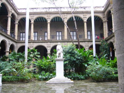 Cuban Govenors Residence / Columbus statue