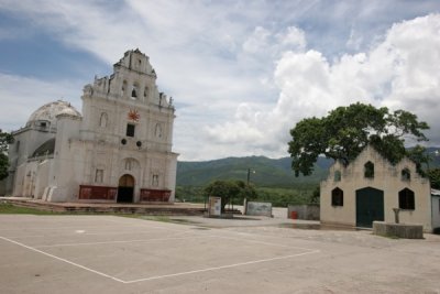 Vista Panoramica de la Iglesia de la Cabecera