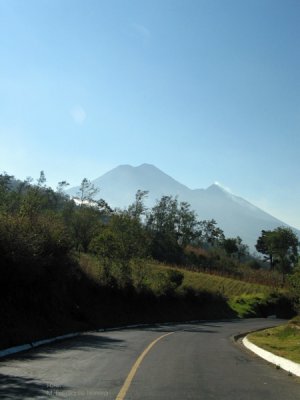 Vista de los Volcanes Acatenango y Fuego