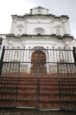 Fachada de la Iglesia Catolica de la Cabecera