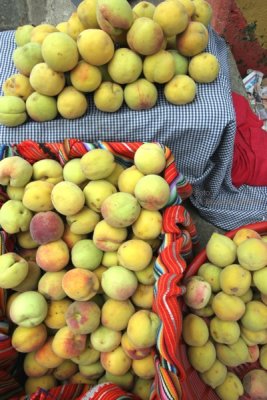 Fruta de Cultivos Locales de Venta en el Mercado