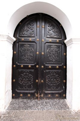 Detalle de la Puerta de La Iglesia Catolica