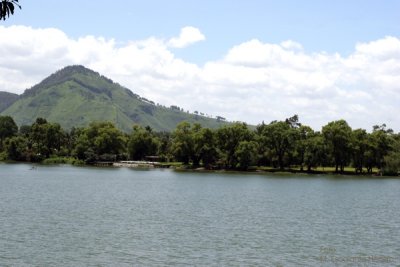 Vista Panoramica de la Parte Oriental del Lago de Amatitlan