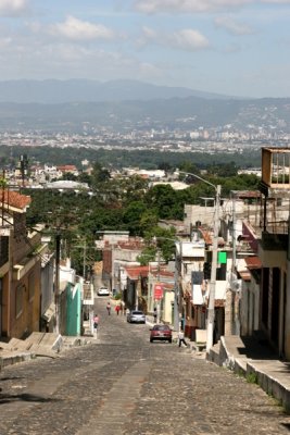 Desde la Poblacion se Tiene una Excelente Vista de la Capital de Guatemala