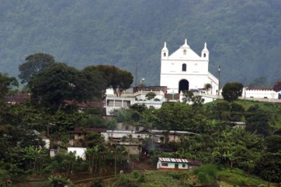 Iglesia del Chi Ixim Vista Desde la Ciudad