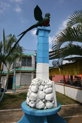 Monumento al Ave que da Nombre a Este Municipio