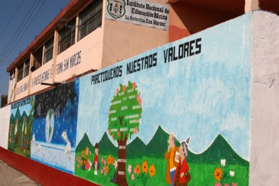Murales en el Instituto de Educacion Basica