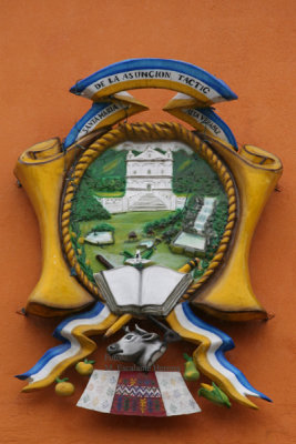 Escudo del Municipio en Alto Relieve