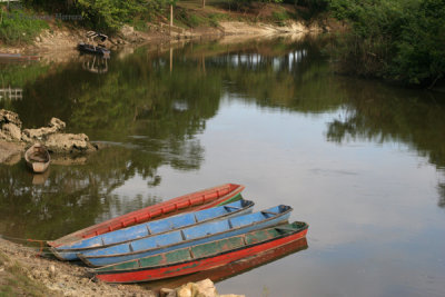 Lanchas en el Rio La Pasion