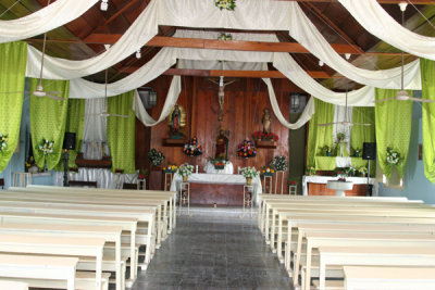 Interior de la Iglesia Catolica de la Cabecera