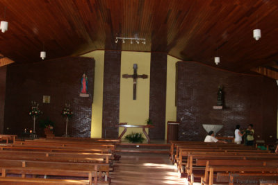 Interior de la Iglesia Catolica