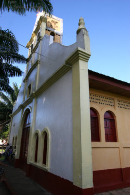 Fachada de la Iglesia Catolica de la Cabecera