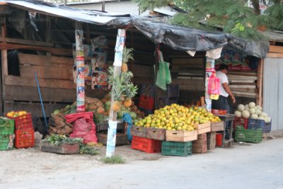 Vendedor de Fruta en el Mercado Local