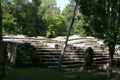 Construccion Cercana al Complejo de Piramides Gemelas