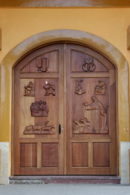 Detalle del Relieve en la Puerta de la Iglesia