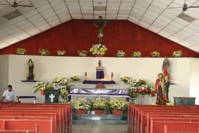 Interior de la Iglesia Catolica de Bananera