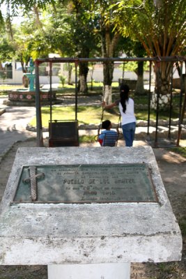 Monumento a los 75 Aos de Los Amates