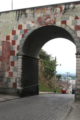 Arco de 1932 en la Salida Hacia Santa Cruz del Quiche