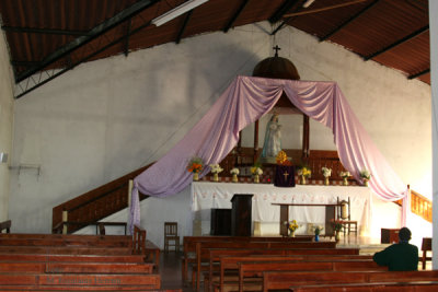 Interior de la Iglesia Catolica