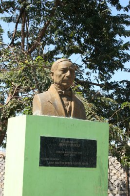 Busto de Benito Juarez en el Parque Infantil Local