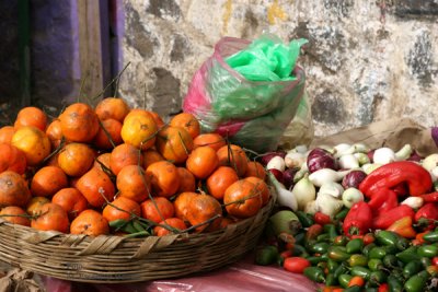 Venta de Fruta y Verdura en el Mercado Local