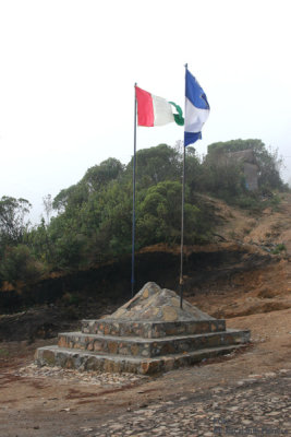 Monumento en el Inicio de la Ruta de Ascenso al Volcan Tajumulco