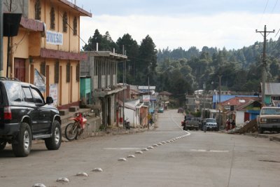 Calle Principal de Entrada a la Poblacion