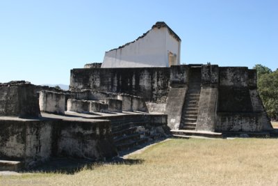 Vista Lateral del Templo de Habitacion