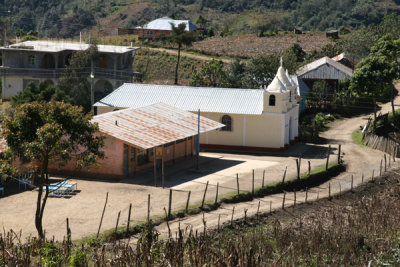 Iglesia en la Parte Baja del Area Urbana