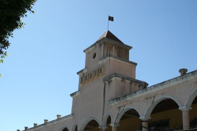 Escuela en el Centro de la Poblacion