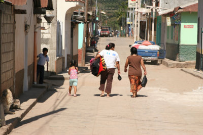 Escena Cotidiana en una de las Calles de la Cabecera