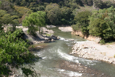 Rio Selegua Atraviesa la Ruta Hacia esta Cabecera