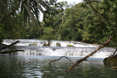 Cataratas de la Parte Superior del Rio Chiyu