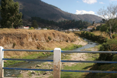 Rio Siguila que al Otro Lado del Puente Cambia a Rio Xequijel
