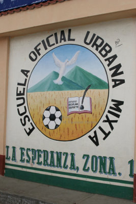 Logo de la Escuela Urbana Mixta Local
